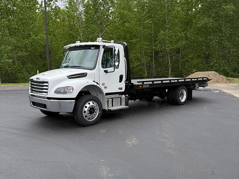2025 Freightliner M2 (Key# 1889) 3